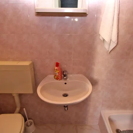 Dragomir 1052 Apartment *