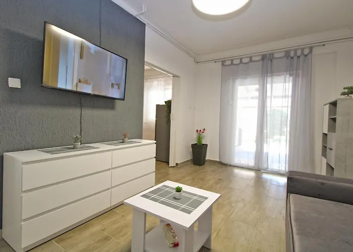 Dragomir 1052 Fažana