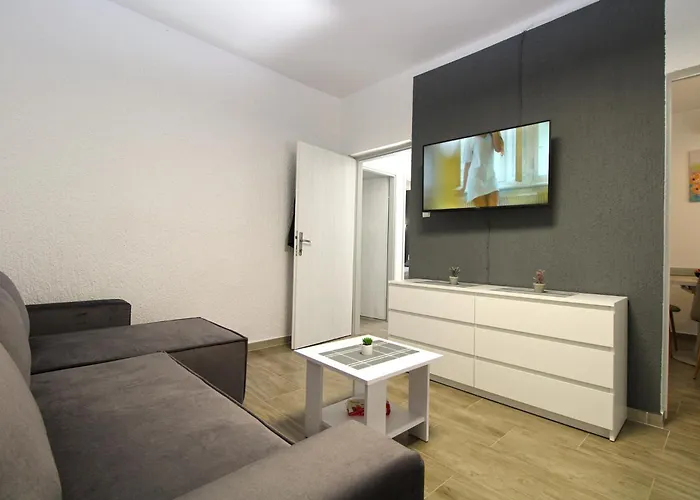 Dragomir 1052 Apartment