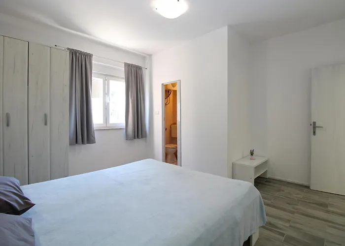 Dragomir 1052 * Fažana