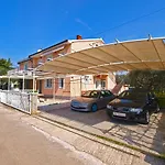 Apartamento Dragomir 1052 *